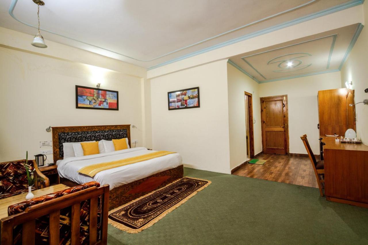 Hotel Prini Palace Manāli Extérieur photo