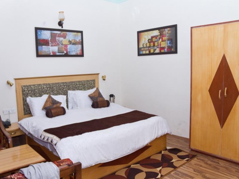 Hotel Prini Palace Manāli Extérieur photo